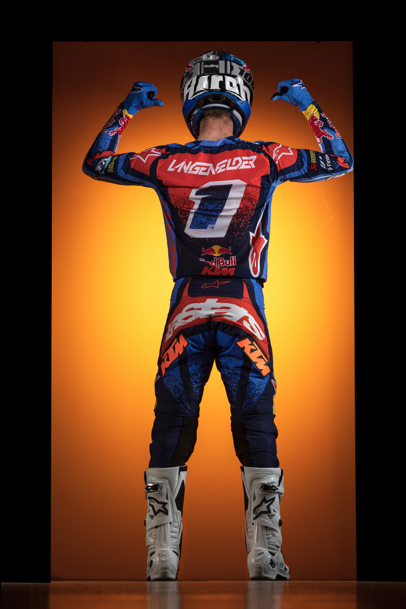 732952_03_Red Bull KTM_MXGP_Laengenfelder_Team Shoot_2026 _9_Photo_Red Bull KTM Factory Racing AT