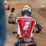 Simon Längenfelder dominiert im Sand von Sardinien: Zweiter Grand-Prix-Sieg in Folge!