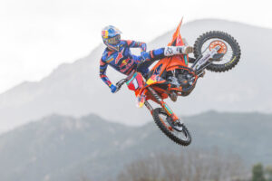 732925_02_Red Bull KTM_MXGP_Laengenfelder_Team Shoot_2026 _24_Photo_Red Bull KTM Factory Racing AT